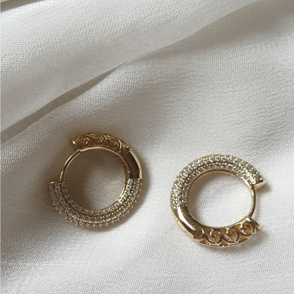 Santira Hoops - Picture 3 of 7